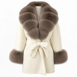 LIVMAÉ Privé — Sablette Fur Trim Coat – Beige – Produktbild