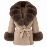 LIVMAÉ Privé — Sablette Fur Trim Coat – Kaffee – Produktbild