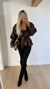 Bella Bomber Jacket – LIVMAE Charakterbild